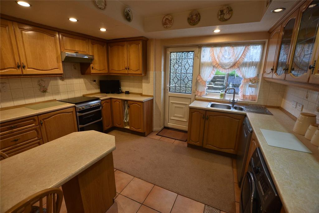 Cornwall Avenue, Oldbury, B68 2 bed end of terrace house £185,000