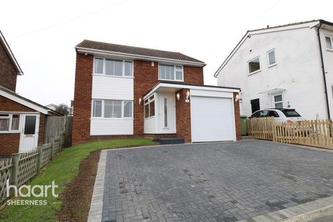 4 bedroom detached house for sale - Southsea Avenue, Sheerness