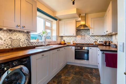 13 Broadgate Walk, Horsforth, Leeds, LS18 4HF