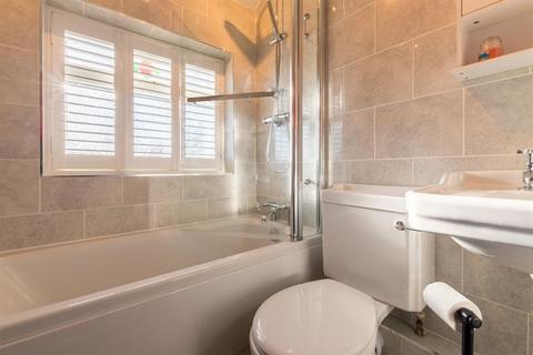 13 Broadgate Walk, Horsforth, Leeds, LS18 4HF