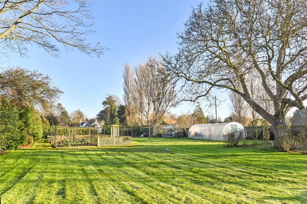 Yapton Road, Barnham, West Sussex, PO22 5 bed detached house £1,300,000