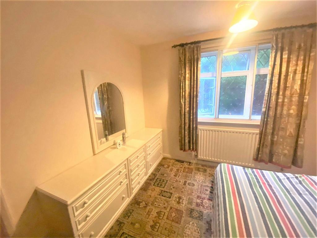 West Road 1 bed semidetached house to rent £475 pcm (£110 pw)