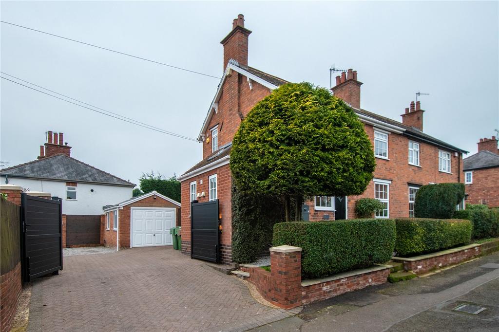 Highfields, Bromsgrove, Worcestershire, B61 3 bed semidetached house