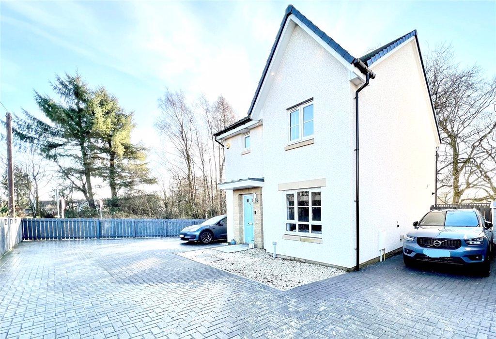 Mulberry Drive, Cumbernauld, Cumbernauld 3 bed detached house £240,000