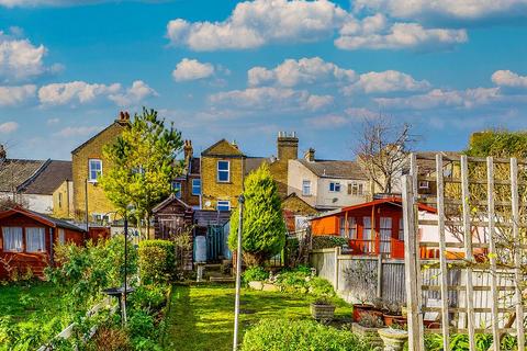 29 Gordon Road, Rochester, ME2 3HG