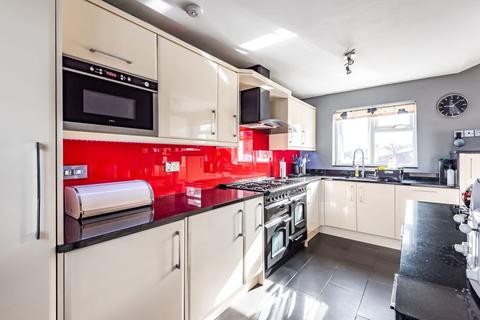 4 bedroom detached house for sale - Sherford Road, Swindon SN25 3PR