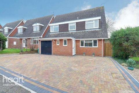 27 Moretons, Galleywood, Chelmsford, CM2 8RG