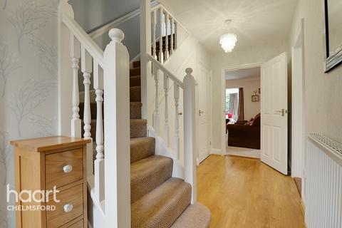 27 Moretons, Galleywood, Chelmsford, CM2 8RG