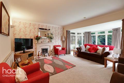 27 Moretons, Galleywood, Chelmsford, CM2 8RG