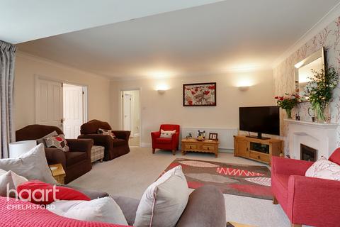27 Moretons, Galleywood, Chelmsford, CM2 8RG