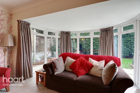 27 Moretons, Galleywood, Chelmsford, CM2 8RG
