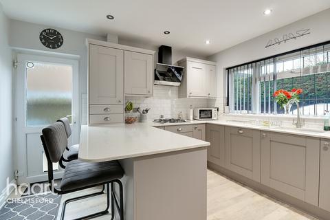 27 Moretons, Galleywood, Chelmsford, CM2 8RG