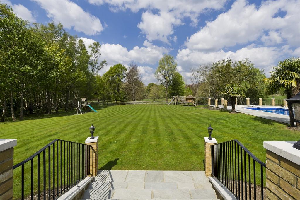 Garden Pool Views