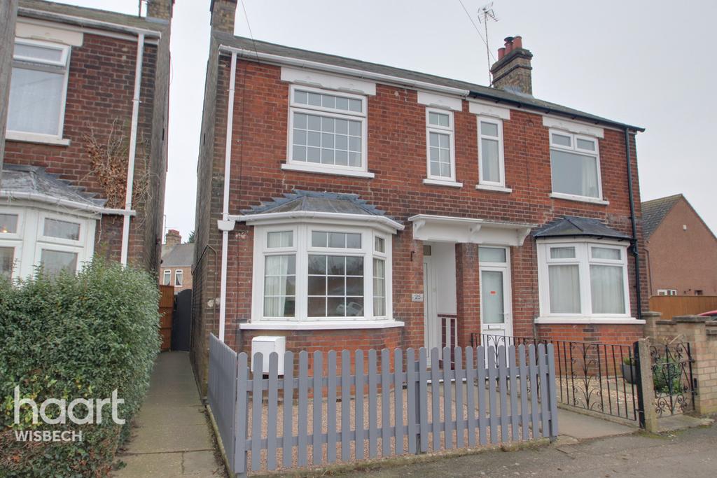Burdett Road, Wisbech 3 bed semidetached house £190,000