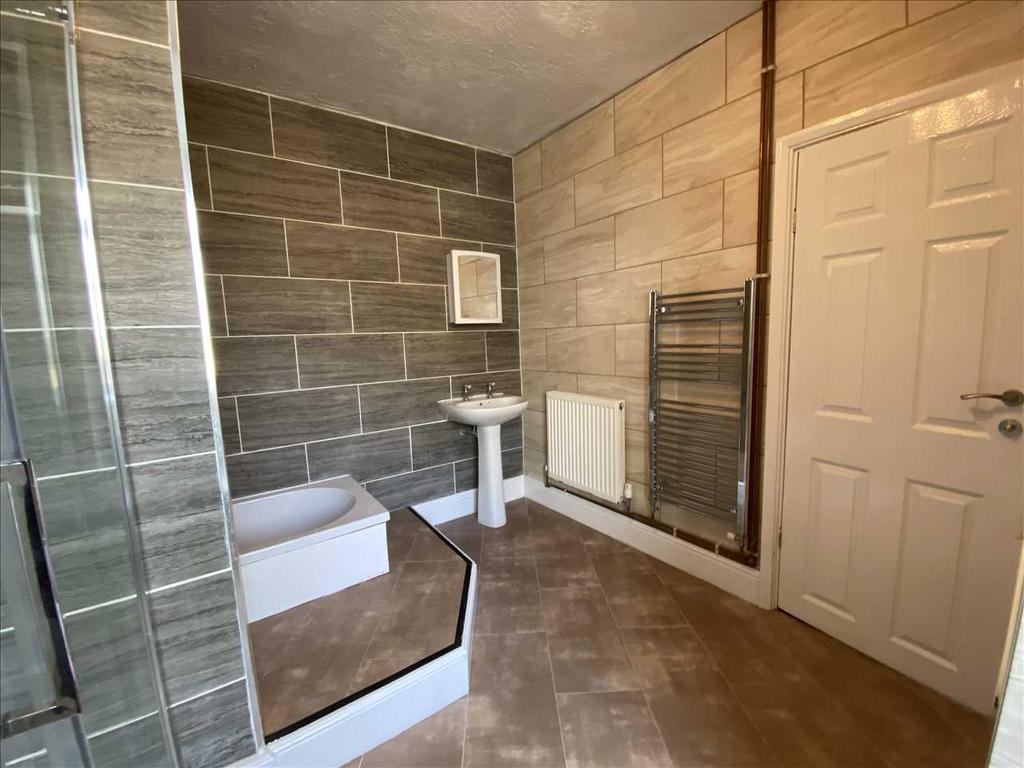 Large Shower Room