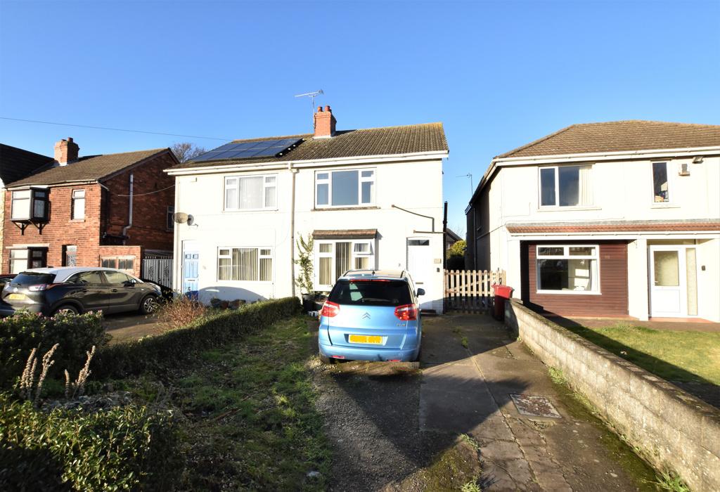 Burringham Road, Scunthorpe... 2 bed semidetached house £120,000