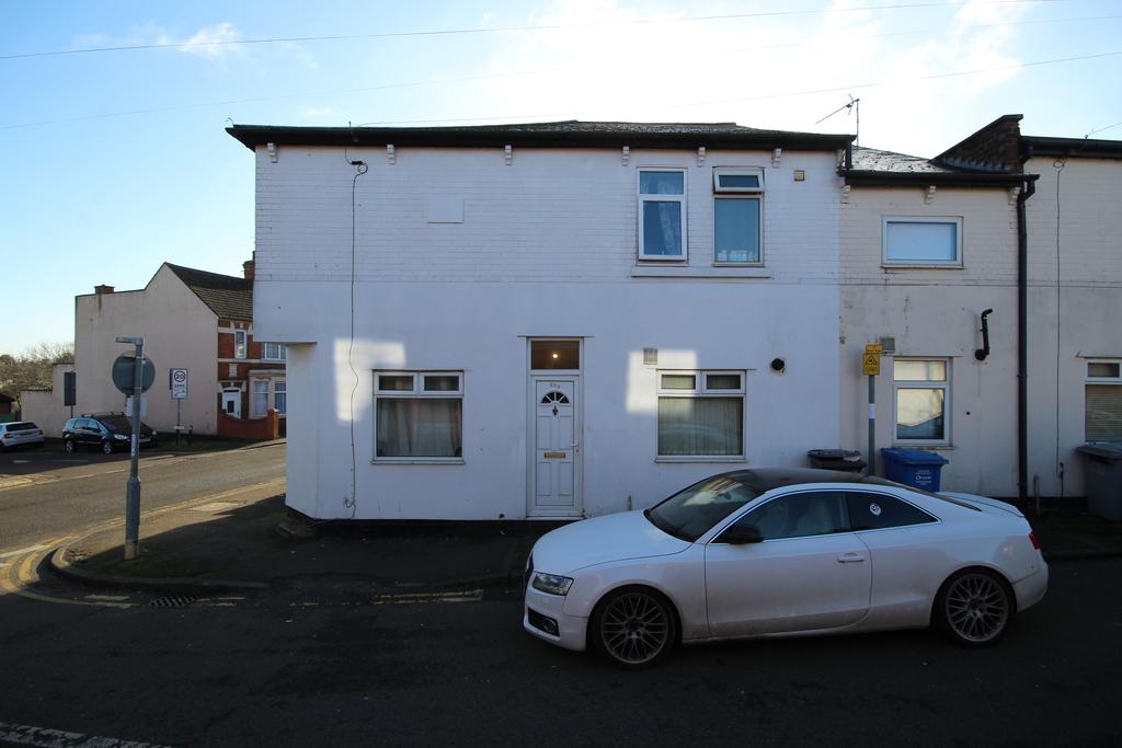Havelock Street, Kettering NN16 2 bed terraced house £150,000