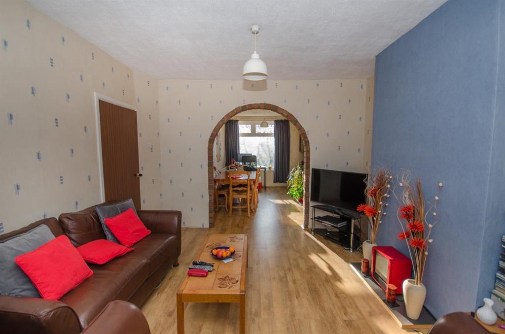 Teewell Avenue, Staple Hill, Bristol, BS16 5NF 3 bed end of terrace
