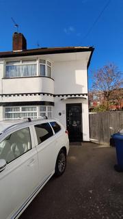 2 bedroom house to rent, Lee Road, Mill Hill, Finchley,, NW7