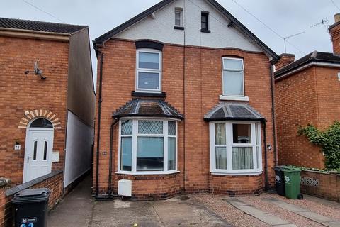 3 bedroom semi-detached house to rent - 2 double rooms inc bills @ Knight Street