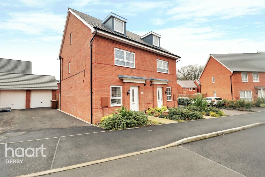Selby Drive, Mickleover 4 bed semidetached house £300,000