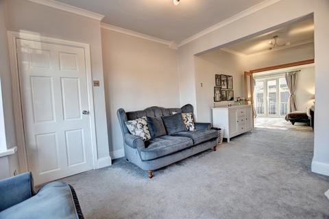 3 bedroom semi-detached house for sale - Wearmouth Drive, Off Newcastle Road