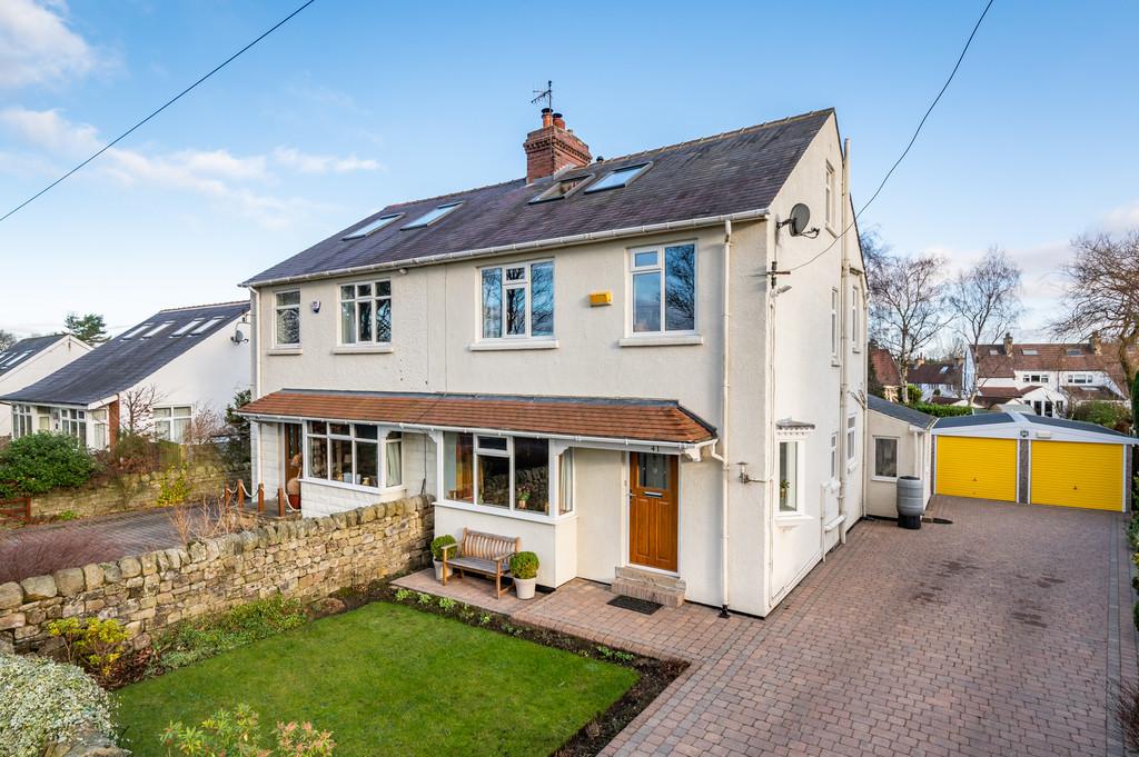 Thorpe Lane, Guiseley 4 bed semidetached house £550,000