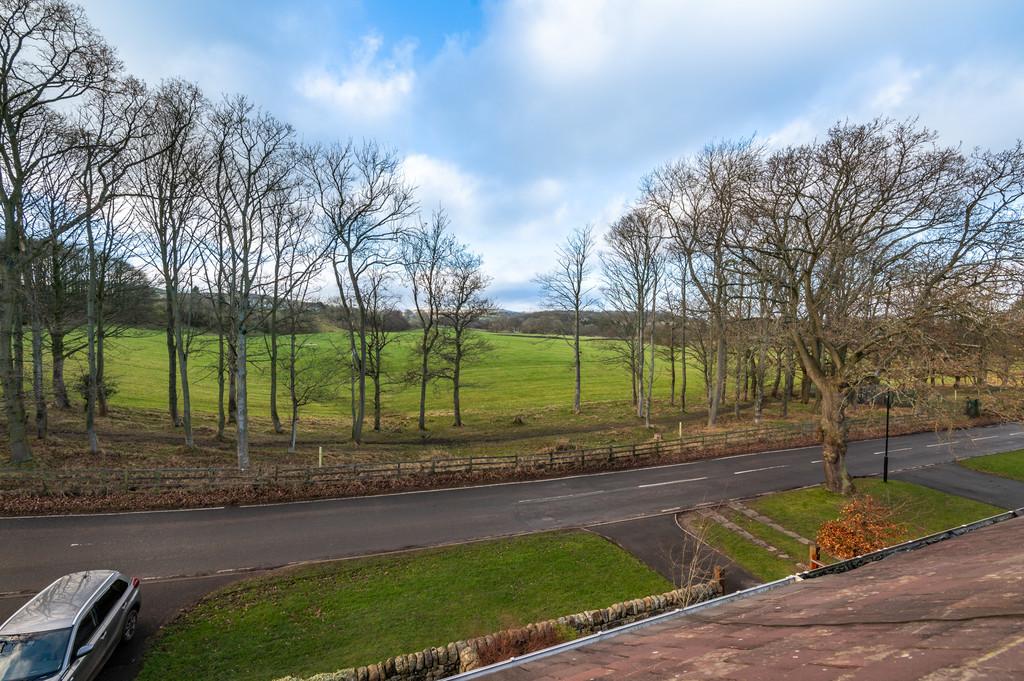 Thorpe Lane, Guiseley 4 bed semidetached house £550,000