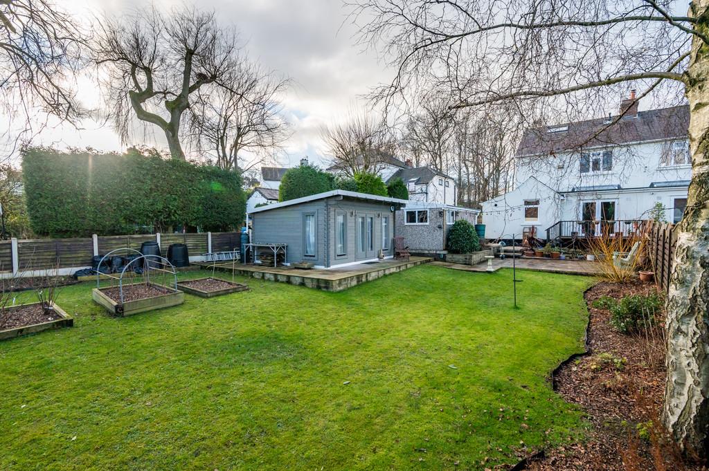Thorpe Lane, Guiseley 4 bed semidetached house £550,000