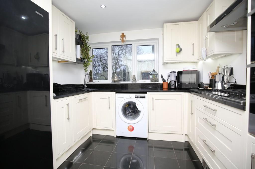 Meadow Gardens, Baddesley Ensor 3 bed terraced house £209,950