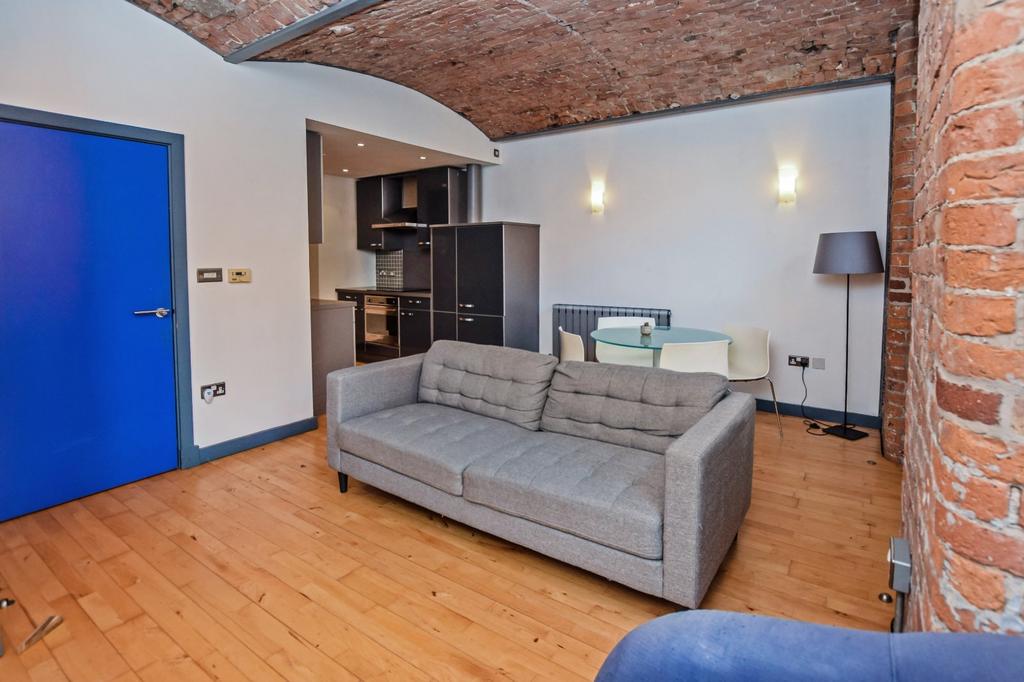 Apartment in Manchester, First Street, City Centre - View 3