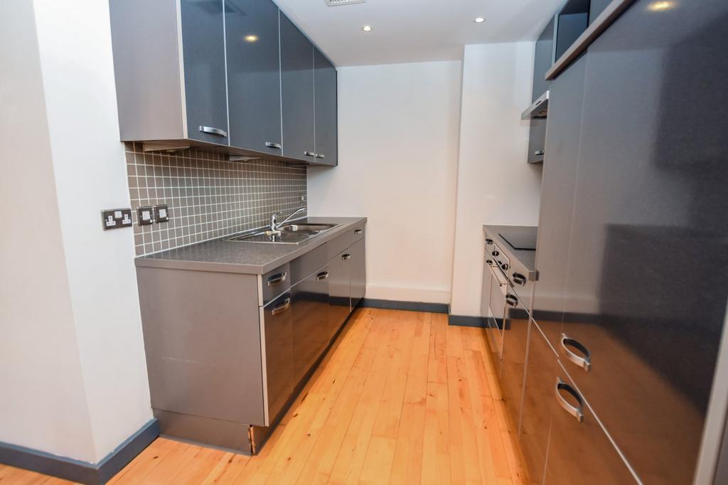 Apartment in Manchester, First Street, City Centre - View 4