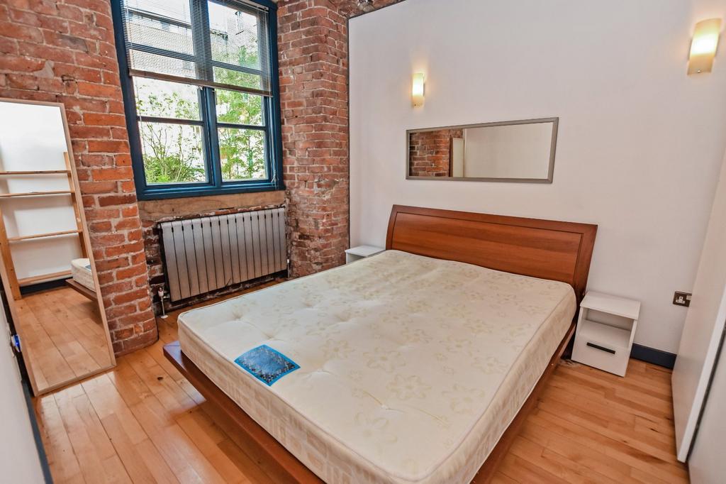 Apartment in Manchester, First Street, City Centre - View 5