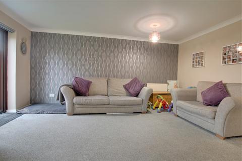 3 bedroom end of terrace house for sale - Gull Way, Chatteris
