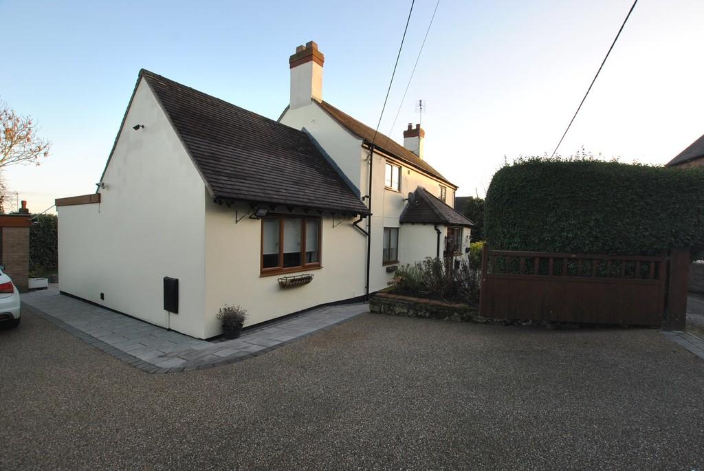 Quarry Lane, Red Lake, Telford, TF1 5EB 4 bed cottage £395,000