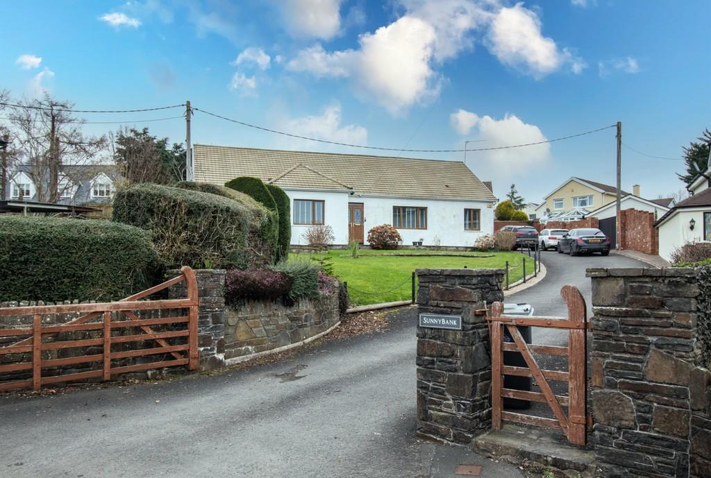 Llantrisant Road, Groesfaen 5 bed detached house £499,950