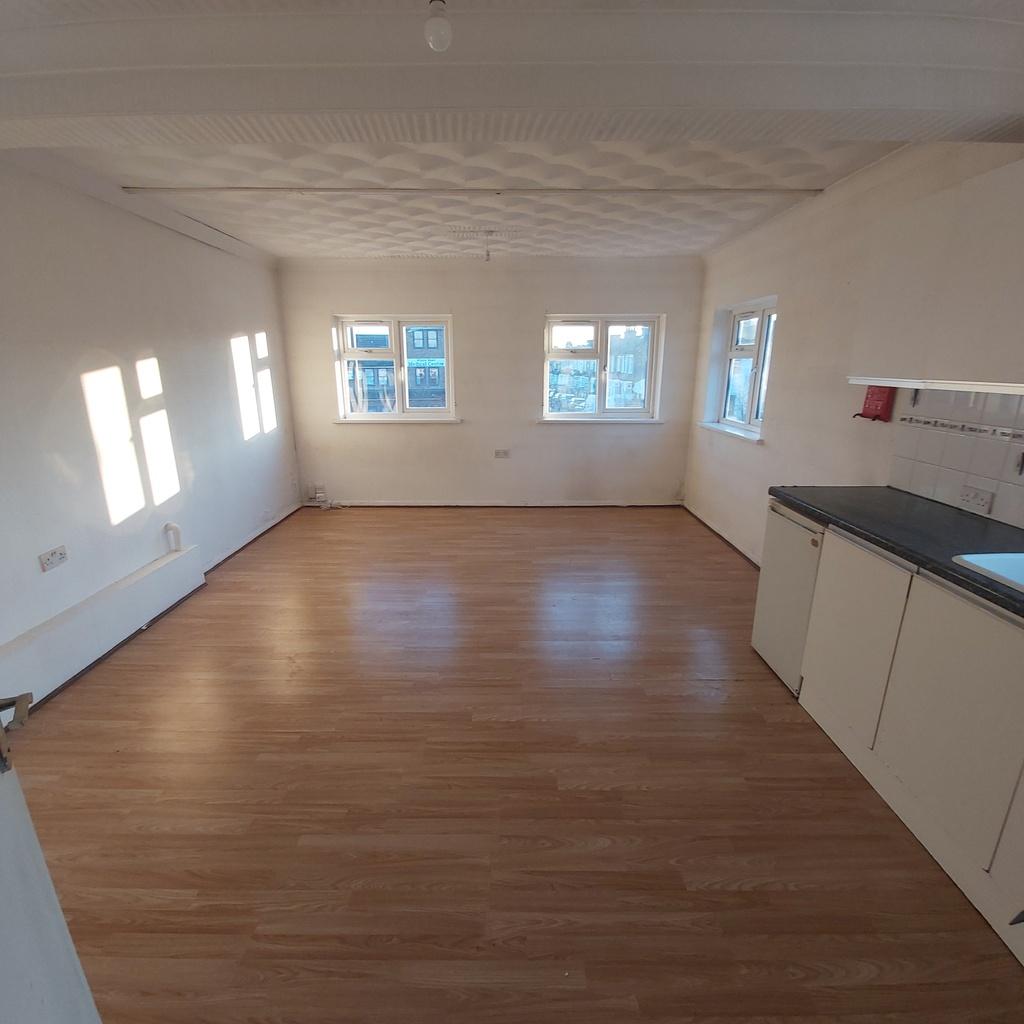 Ripple Road, Barking, Essex Studio £800 pcm (£185 pw)