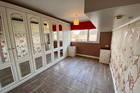 12 Aldermere Road, Kidderminster, DY11 5HN