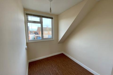 12 Aldermere Road, Kidderminster, DY11 5HN