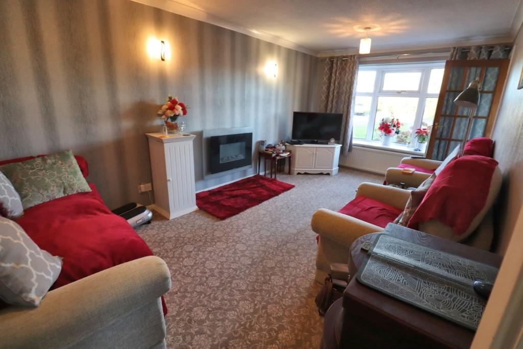 Willow Drive, Bridlington 2 bed semidetached bungalow £185,000