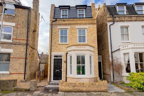 3 bed detached house for rent in Alpha Road, Cambridge