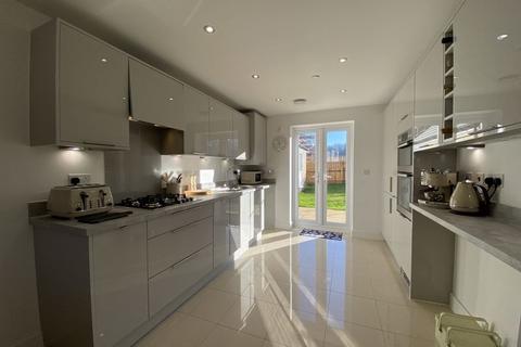43 Dunraven Close, Cowbridge, CF71 7FG
