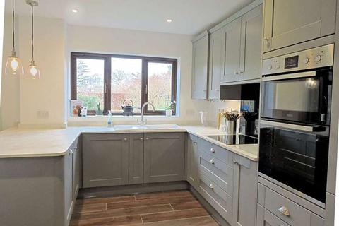 4 bedroom detached house for sale - Polesden View, Great Bookham