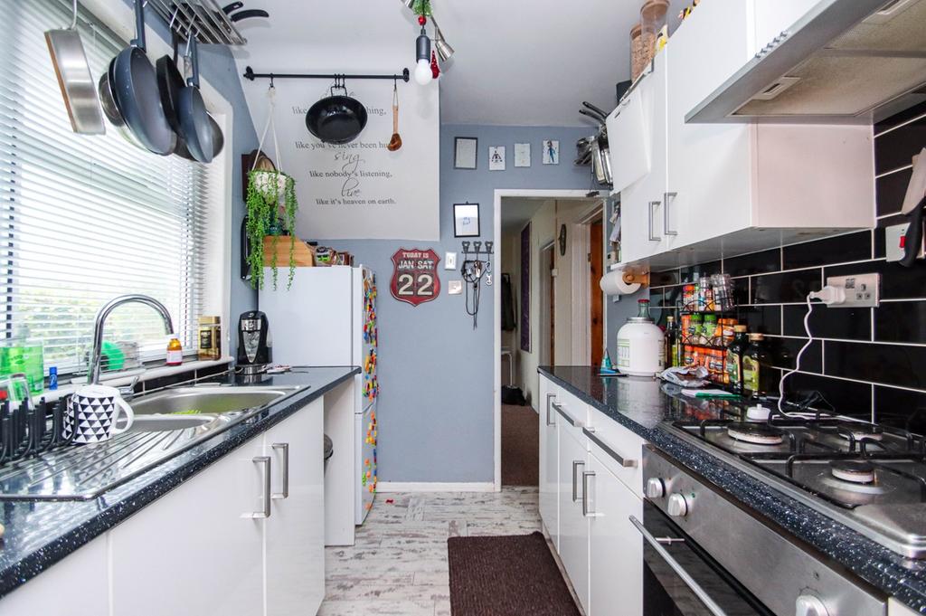 Moss Lane, Partington, Manchester, M31 3 bed semidetached house £120,000