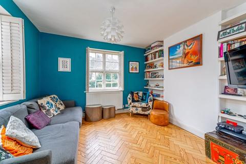 19 Brookland Hill, London, NW11 6DU