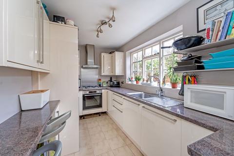 19 Brookland Hill, London, NW11 6DU