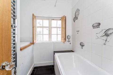 19 Brookland Hill, London, NW11 6DU