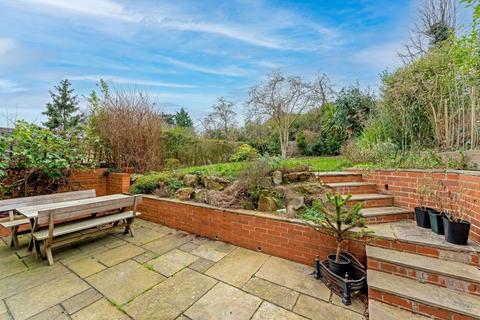 19 Brookland Hill, London, NW11 6DU