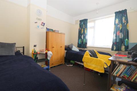 14 Wickstead Avenue, Luton, LU4 9DP