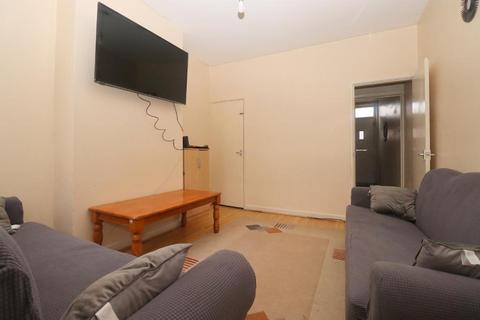 2 bedroom terraced house for sale, Warwick Road West, Bury Park, Luton, Bedfordshire, LU4 8BJ